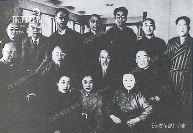 1949年2月，前往解放区的部分民主人士在轮船上合影.jpg