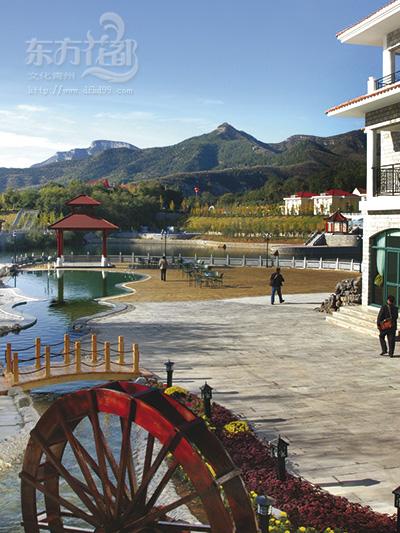 依山傍水,风光秀丽,有四星级酒店——泰和大酒店,国际俱乐部,泰和山庄